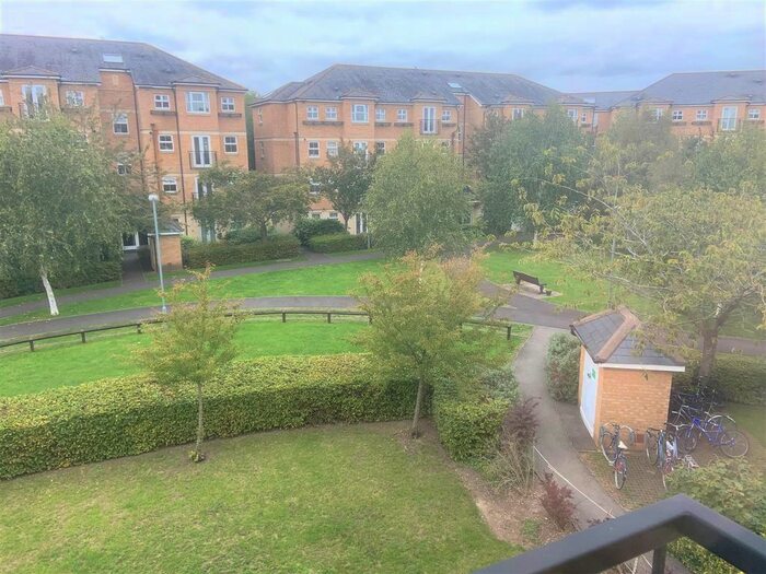 3 Bedroom Flat To Rent In Venneit Close, Oxford, OX1