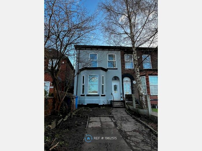 4 Bedroom Semi-Detached House To Rent In Lower Broughton Road, Salford, M7