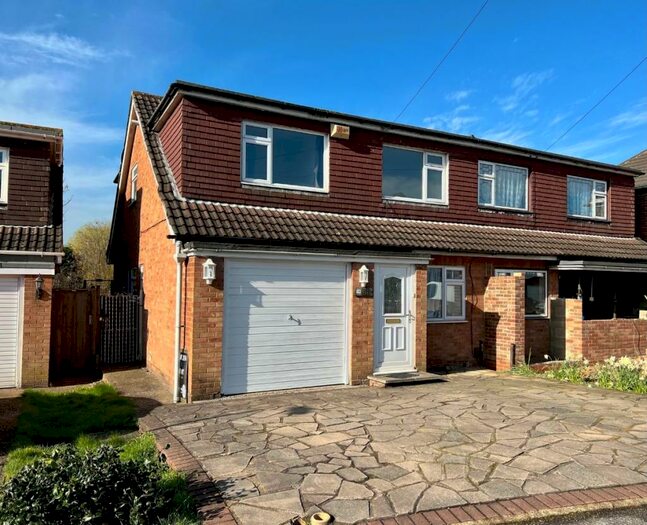 4 Bedroom Semi-Detached House To Rent In Douglas Avenue, Romford, RM3