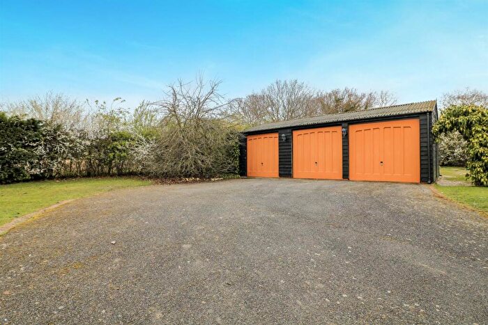 4 Bedroom Detached House For Sale In Spring Lane, Hatfield Peverel, Chelmsford, CM3