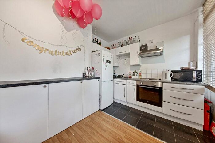 3 Bedroom Flat To Rent In Castlehaven Road, Camden, NW1