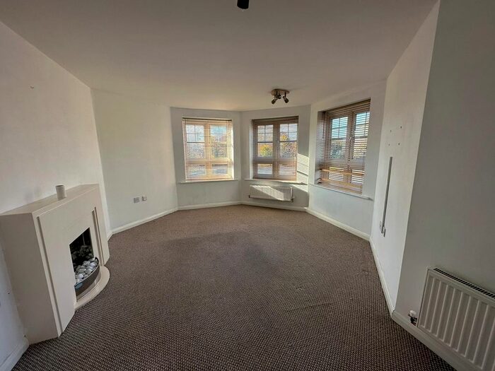 2 Bedroom Flat To Rent In Magnolia Drive, Walsall, WS5