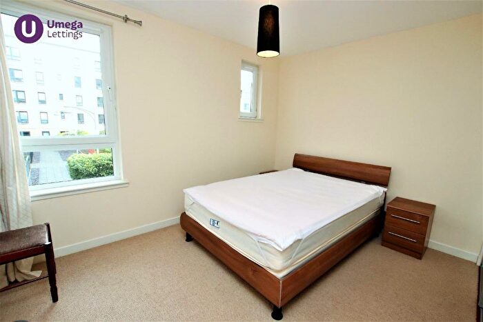 2 Bedroom Flat To Rent In Colonsay Close, Granton, Edinburgh, EH5
