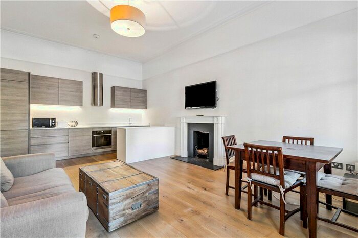2 Bedroom Flat To Rent In Barkston Gardens, Earls Court, London, SW5