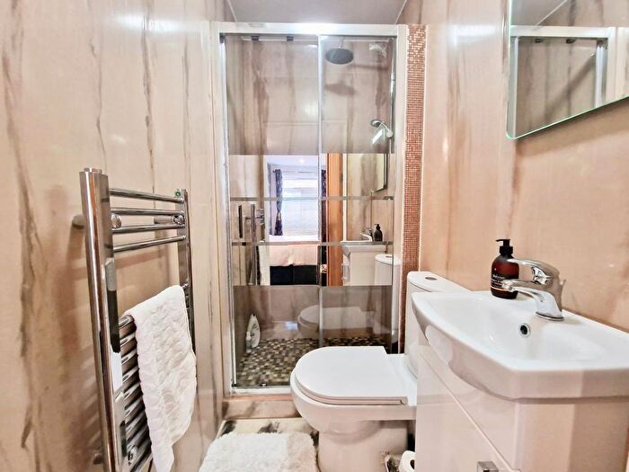 2 Bedroom Apartment To Rent In The Borough, Farnham, GU9