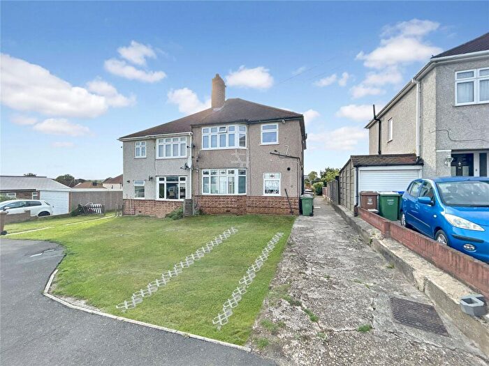 2 Bedroom Maisonette For Sale In Rochester Close, Blackfen, Kent, DA15