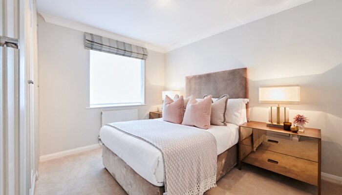 2 Bedroom Flat To Rent In Fulham Road, London, SW3