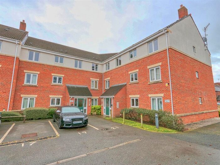 2 Bedroom Flat To Rent In Moorcroft House, Archdale, Chesterfield, Derbyshire, S40