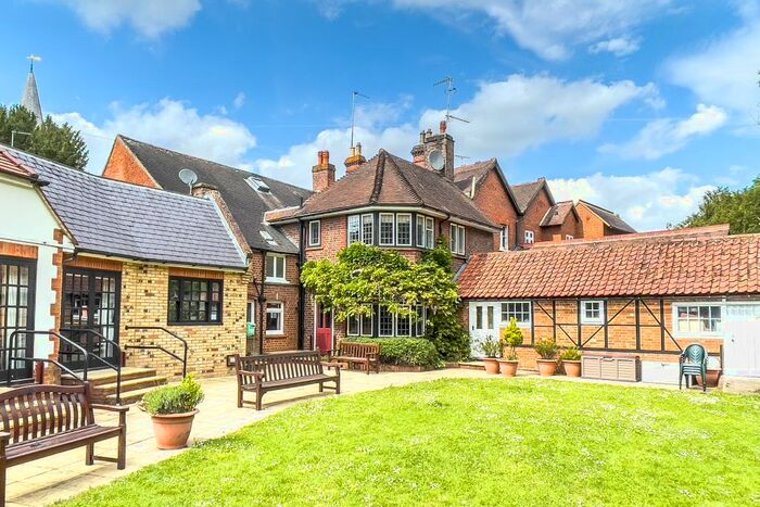 2 Bedroom Maisonette To Rent In Downside Bridge Road, Cobham, KT11