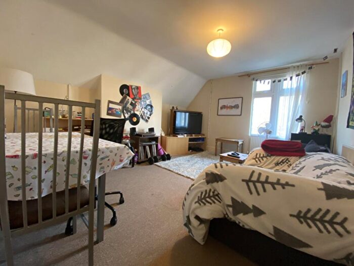 2 Bedroom Flat To Rent In Richmond Rd, Roath, CF24