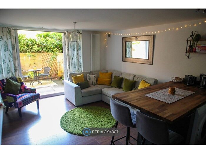 2 Bedroom Flat To Rent In The Avenue, Beckenham, BR3