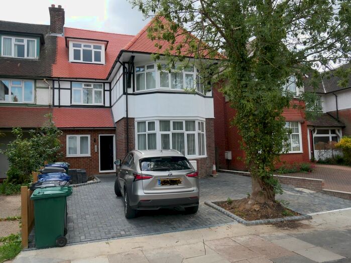 1 Bedroom Flat To Rent In Rodborough Road, Golders Green, NW11