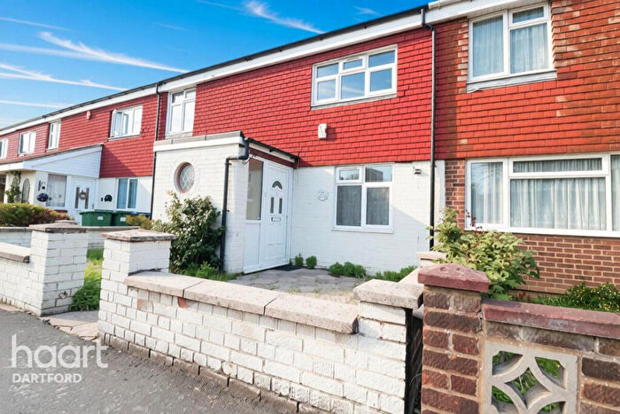 3 Bedroom Terraced House To Rent In Betsham Road, Erith, DA8