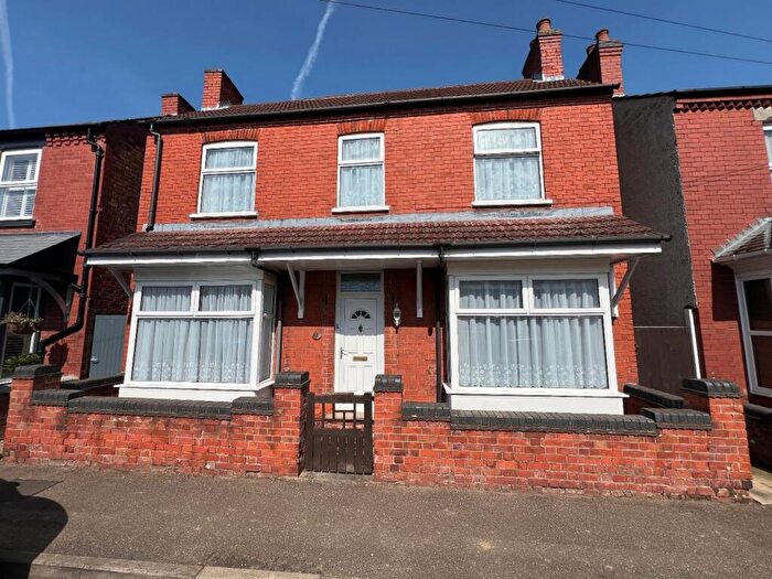 3 Bedroom Detached House For Sale In Nichols Street, Desborough, Kettering, NN14