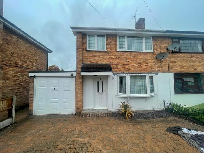 3 Bedroom Semi-Detached House To Rent In Clinton Avenue, Brinsley, NG16