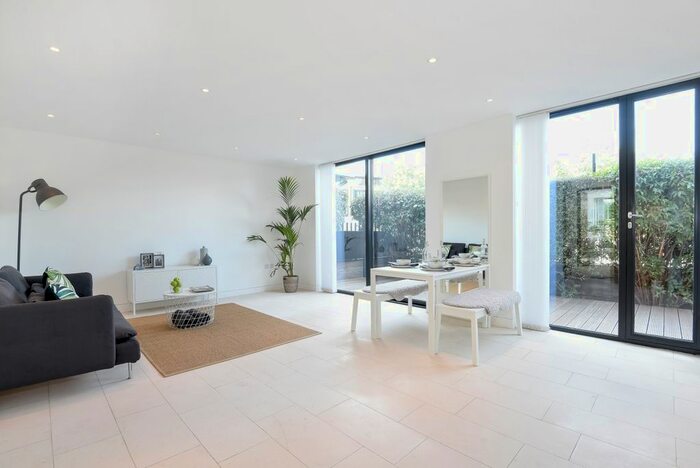 2 Bedroom Flat To Rent In Oval Road, London, NW1