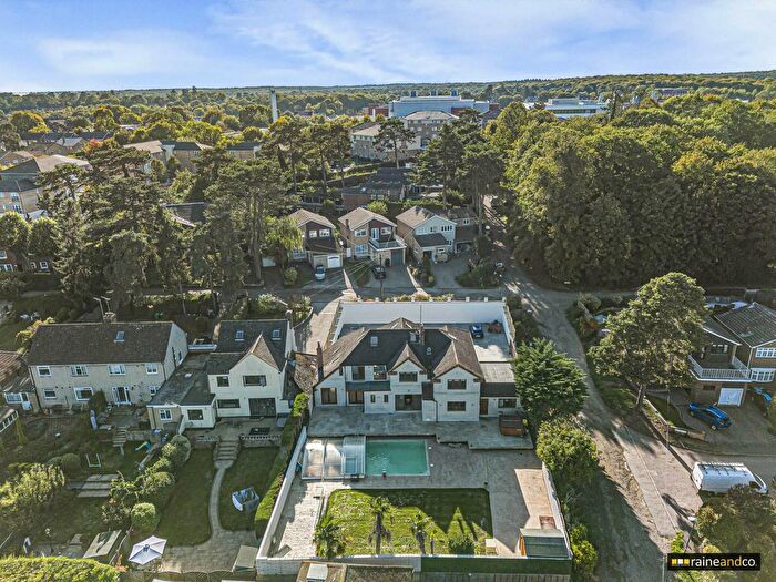 6 Bedroom Detached House To Rent In College Road, Hoddesdon, EN11