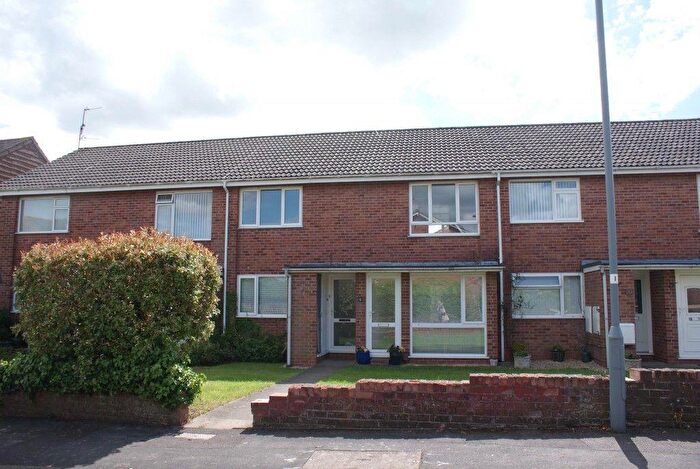 2 Bedroom Maisonette To Rent In Minsmere Road, Keynsham, BS31