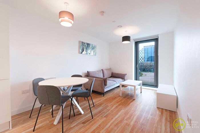 2 Bedroom Flat To Rent In Michigan Point Tower D, Salford, Manchester, M50