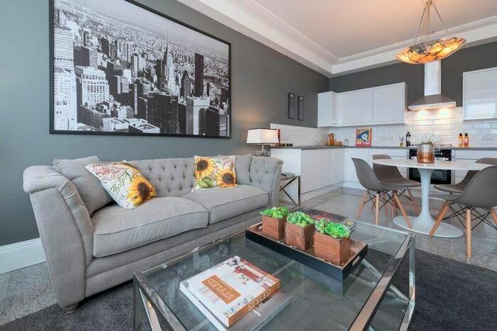 2 Bedroom Flat To Rent In Broadway, Peterborough, Cambridgeshire PE1