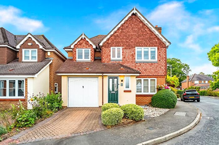 4 Bedroom Detached House For Sale In Harts Grove, Woodford Green, IG8