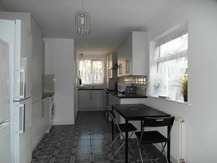 6 Bedroom End Terrace House To Rent In Dunbar Road, London, E7