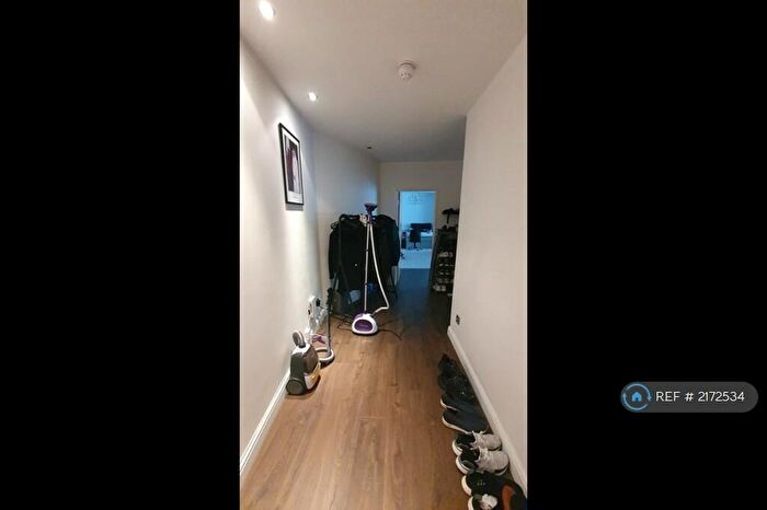 2 Bedroom Flat To Rent In Beetham Plaza, Liverpool, L2