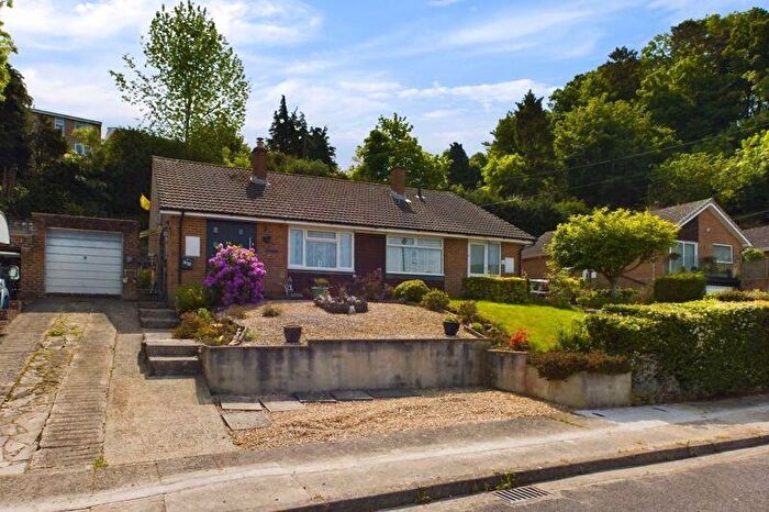 2 Bedroom Bungalow For Sale In Alder Grove, Forest Hill, Yeovil, BA20