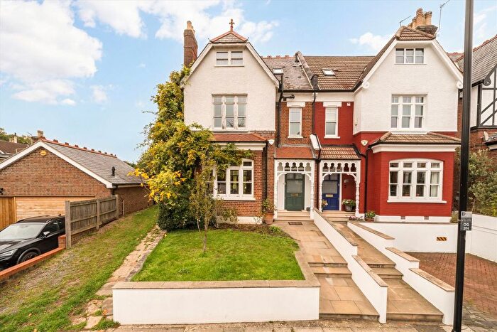 6 Bedroom Property For Sale In Onslow Gardens, London, N10