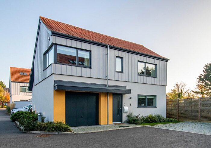 3 Bedroom Detached House For Sale In Fairfield End, Cambridge, CB5