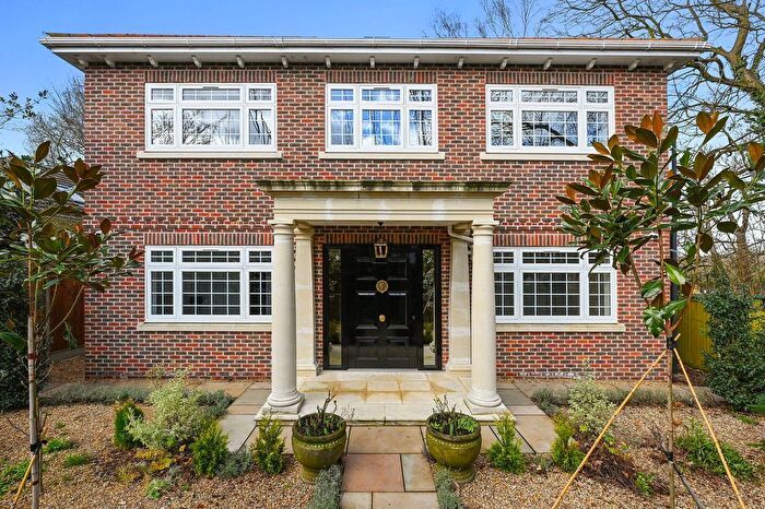 5 Bedroom Detached House For Sale In Woodside Lane, London, N12