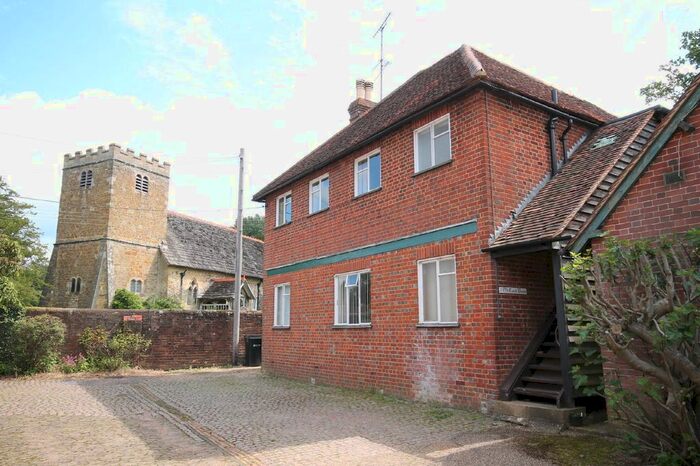 2 Bedroom Flat To Rent In Coles Lane, Ockley, Dorking, RH5
