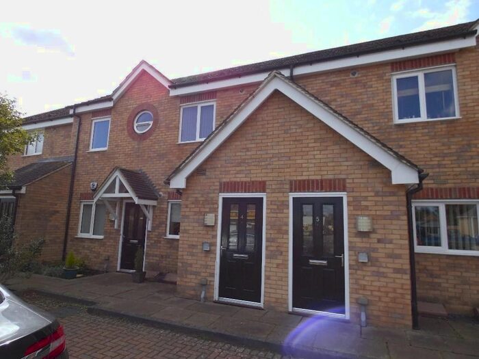 2 Bedroom Flat To Rent In Bridge Street, Deeping St James, Peterborough