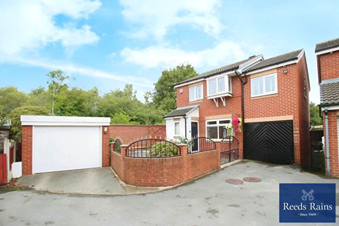 4 Bedroom Detached House For Sale In Clayton Road, Leeds, West Yorkshire, LS10