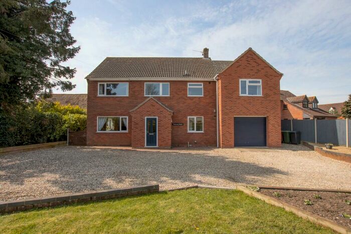 5 Bedroom Detached House For Sale In School Road, Brisley, NR20