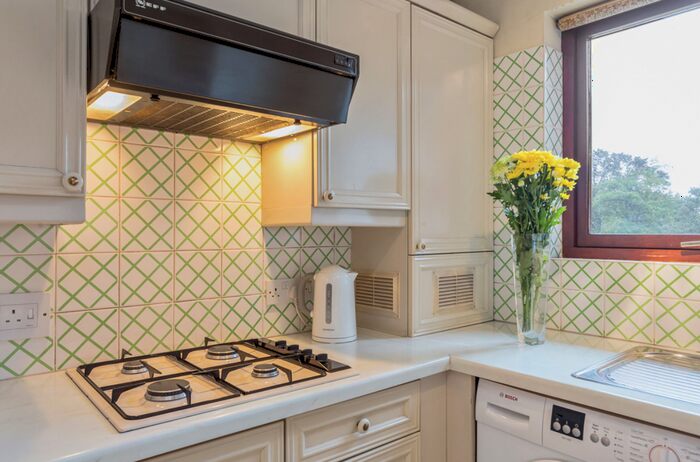 1 Bedroom Flat For Sale In Corner Finchley Road And West Heath Avenue, Greater London, NW11