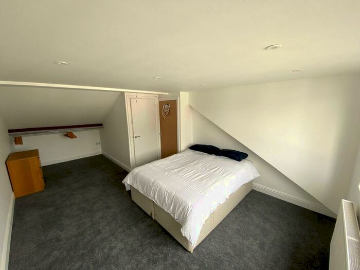 2 Bedroom Apartment To Rent In Lower Cathedral Road, Cardiff, CF11