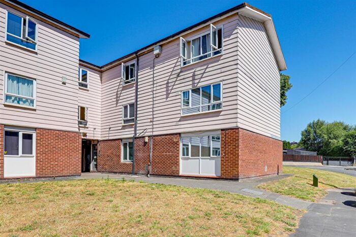 2 Bedroom Flat For Sale In Wyton Close, Bestwood, Nottinghamshire, NG5