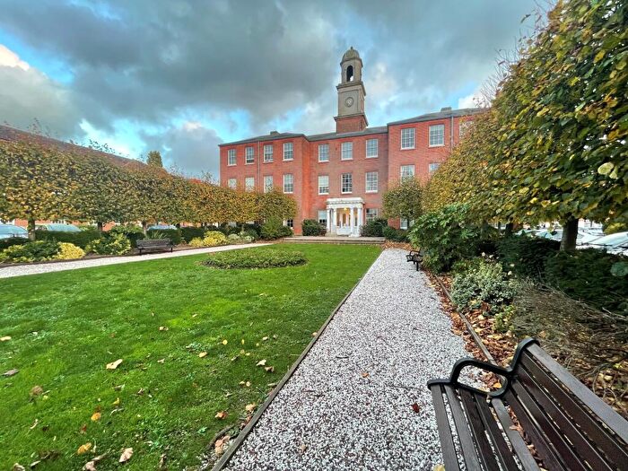 1 Bedroom Flat To Rent In North Square, Knowle Village, PO17