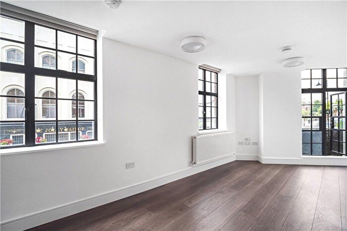 2 Bedroom Flat To Rent In High Street, London, SE25