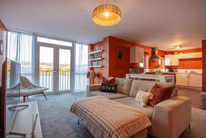 2 Bedroom Flat For Sale In The Grainger, North West Side, Gateshead, Tyne And Wear, NE8