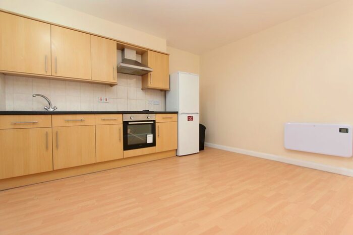 2 Bedroom Flat To Rent In High Street, Ruislip, HA4