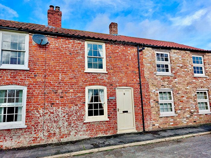 2 Bedroom Cottage For Sale In Waddingham, Gainsborough, DN21