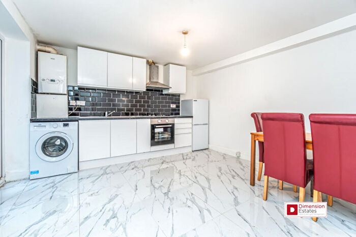1 Bedroom Flat To Rent In Basement Flat, Dunlace Road, London, E5