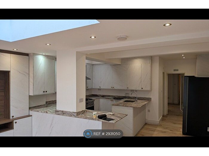 6 Bedroom Semi-Detached House To Rent In Alexandra Avenue, Southall, UB1