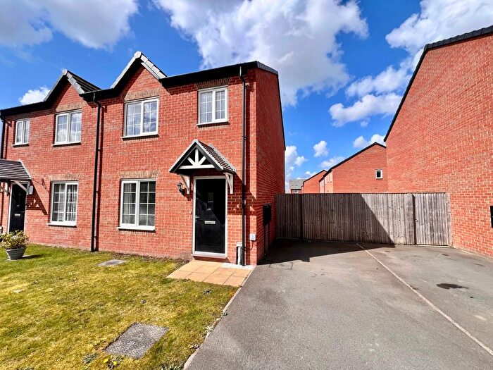 3 Bedroom Semi Detached House To Rent In Beales Close, Market Weighton, York, Uk, YO43