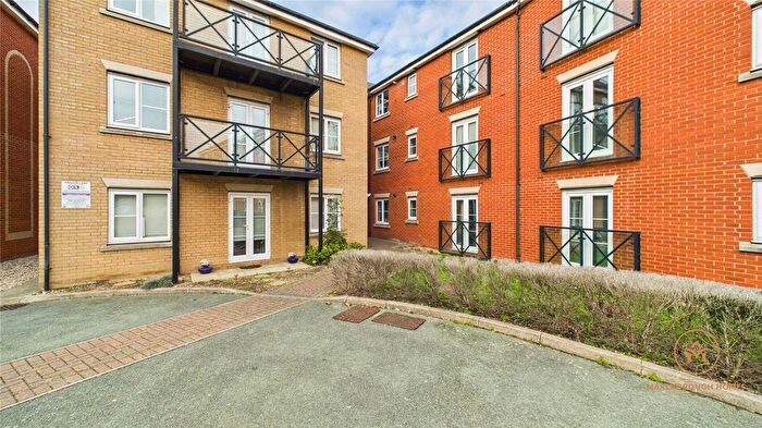 2 Bedroom Flat To Rent In Oakside Court, Fencepeice Road, Ilford, Essex, IG6
