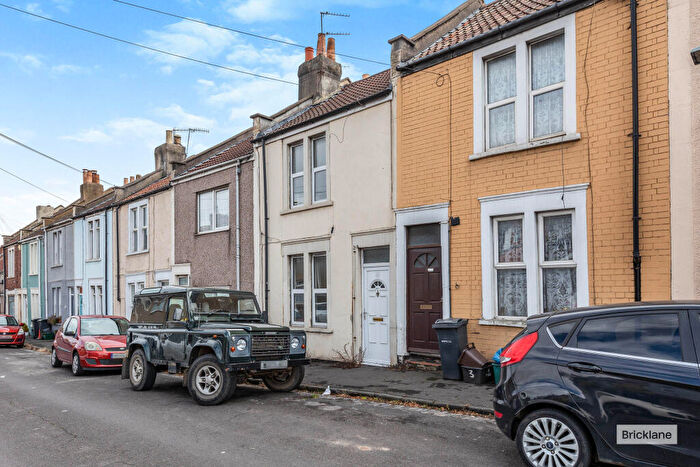 2 Bedroom House To Rent In Temple Street, Bedminster, BS3