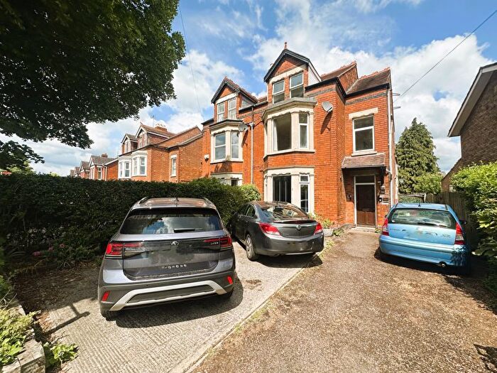 2 Bedroom Flat To Rent In Stroud Road, Gloucester, GL1