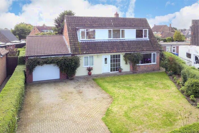4 Bedroom Detached House For Sale In The Beeches, Pocklington, York, YO42